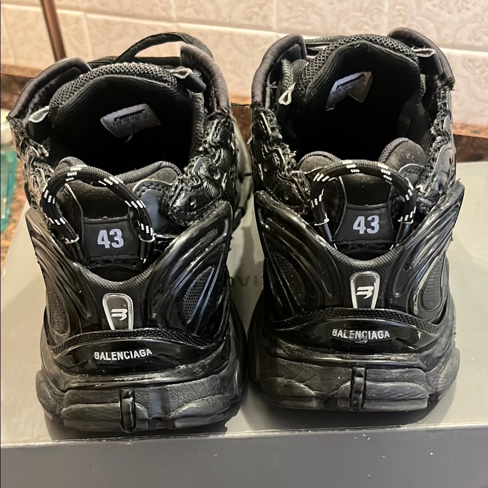Balenciaga Black Sneakers - Picture 5 of 8
